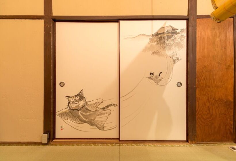 بنسيون Kyoto Classical House   Murasakian