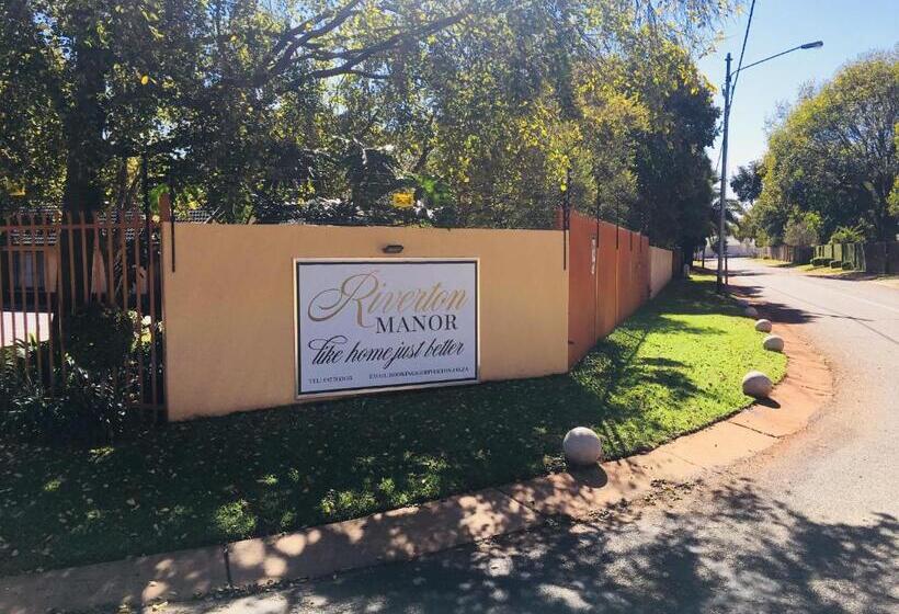 펜션 Riverton Manor