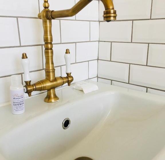 펜션 Riverton Manor