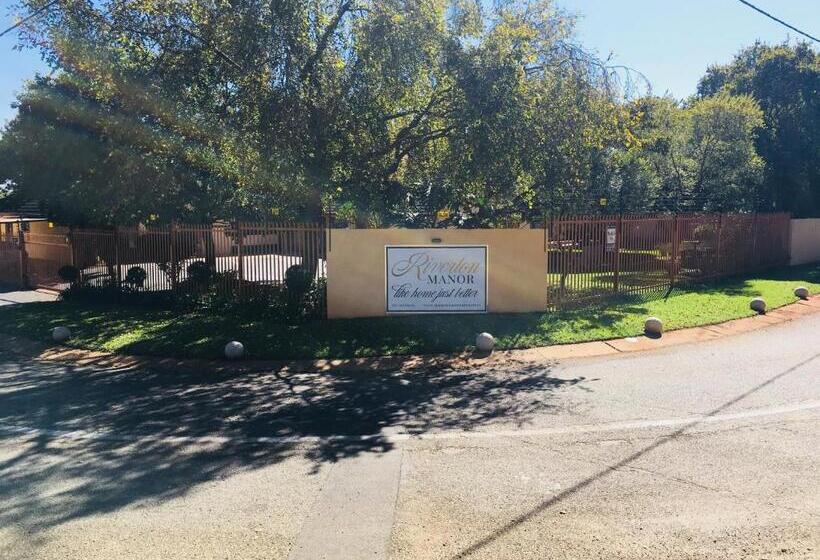 펜션 Riverton Manor