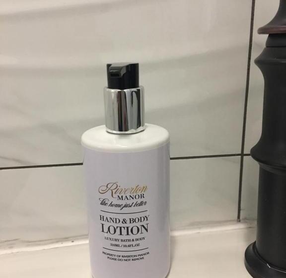 펜션 Riverton Manor