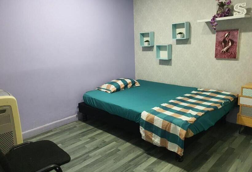 بنسيون Santiago Dc Hostal