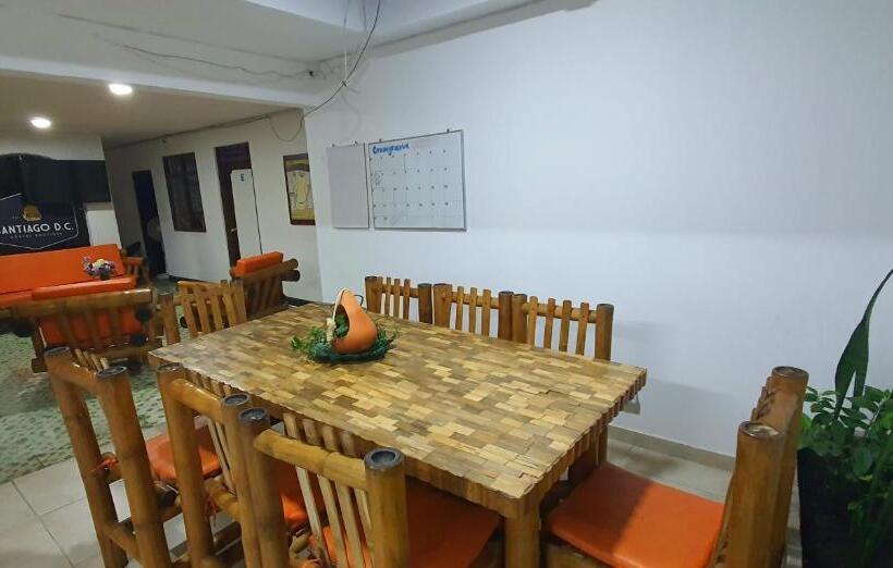 بنسيون Santiago Dc Hostal