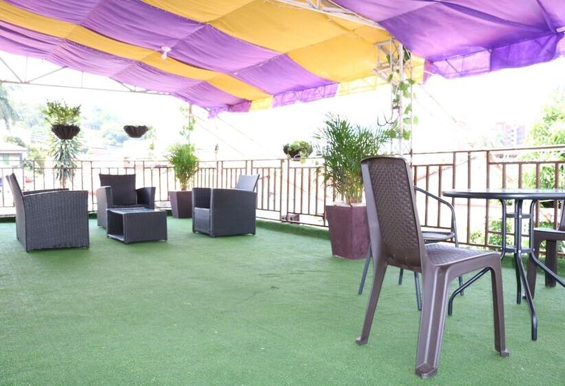 بنسيون Santiago Dc Hostal