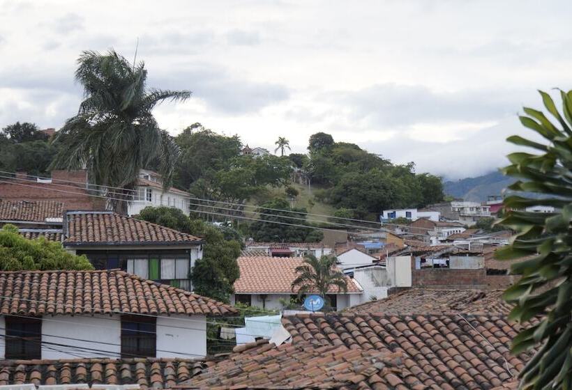 بنسيون Santiago Dc Hostal