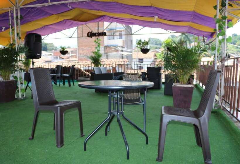 بنسيون Santiago Dc Hostal