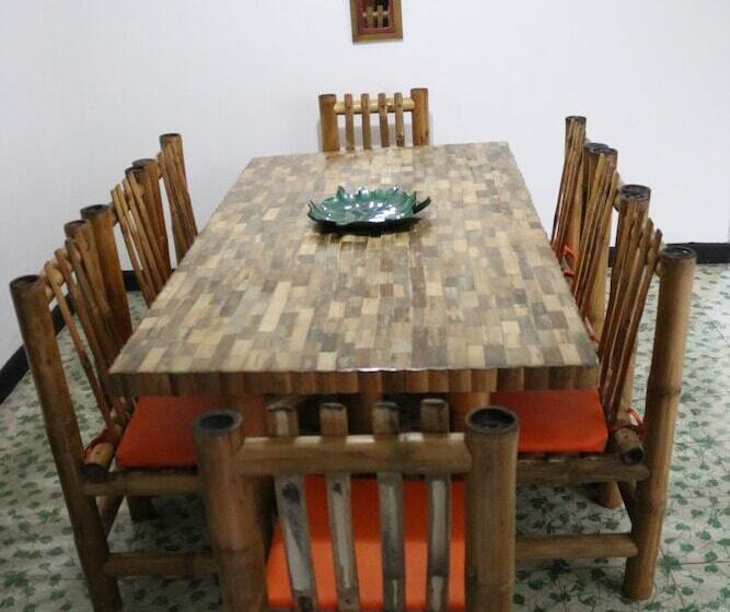 بنسيون Santiago Dc Hostal