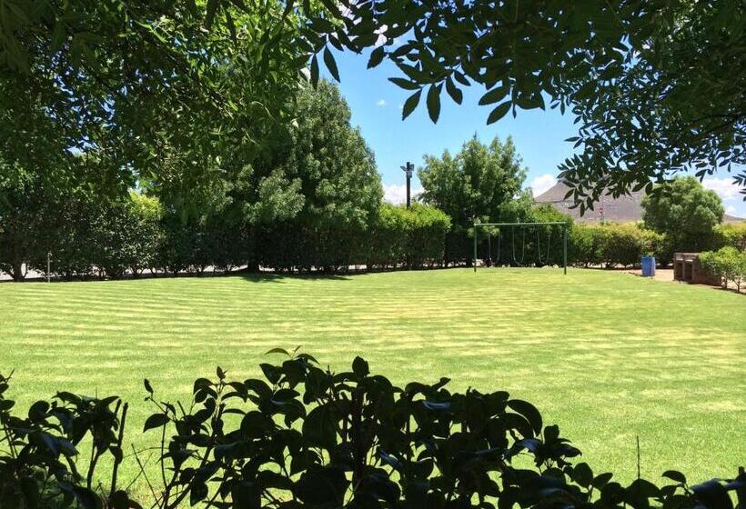 פנסיון Sunset Chalets & Sca