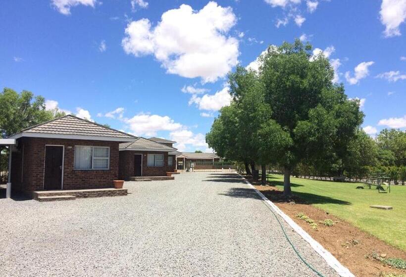 פנסיון Sunset Chalets & Sca