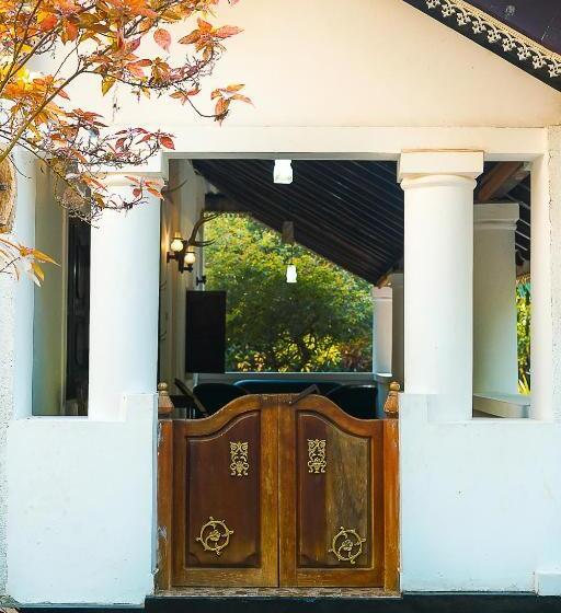 بنسيون Walawwa Matale