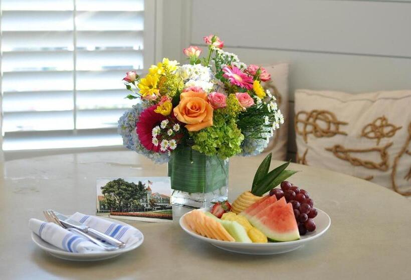 The Nantucket Hotel & Resort