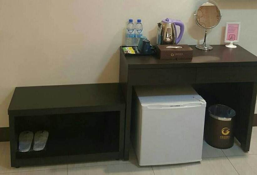 هاستل Gin Jian Commercial