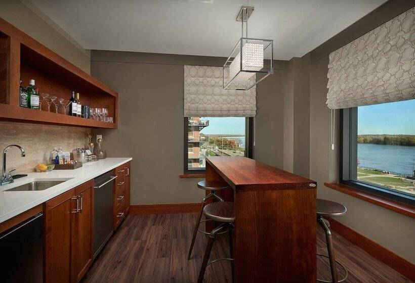 The Merrill Hotel & Conference Center, Muscatine, A Tribute Portfolio