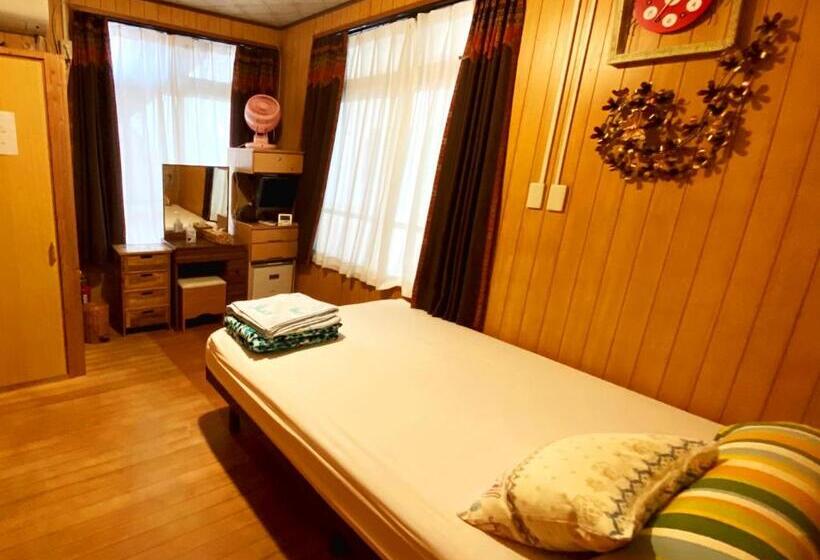 פנסיון Guest House Icyaribacyode