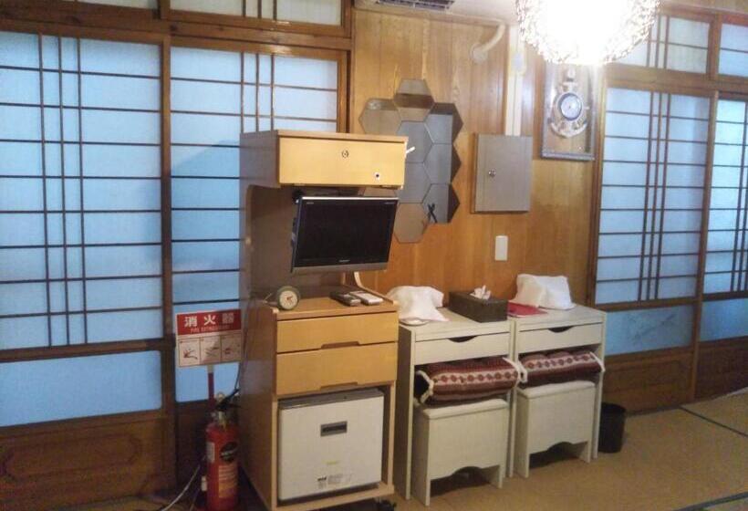 פנסיון Guest House Icyaribacyode