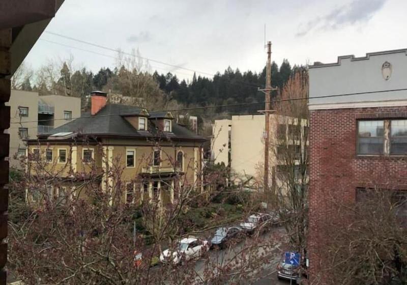 بنسيون Portland International Guesthouse