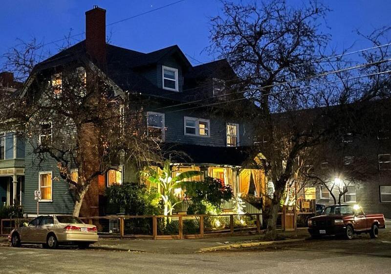 بنسيون Portland International Guesthouse