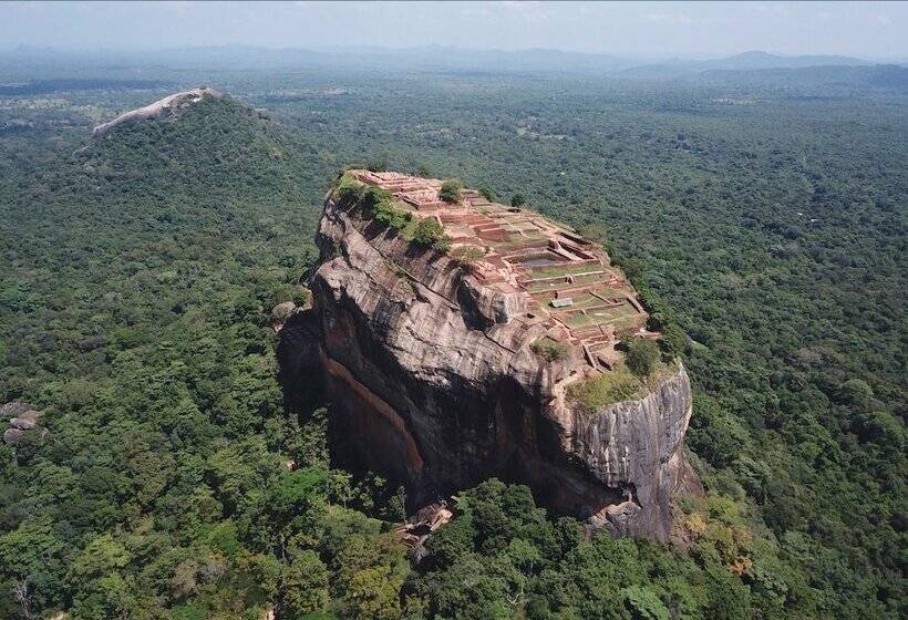 Пансион Sigiriya Rock Hide