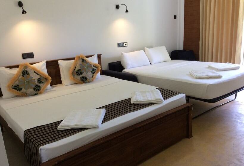 Пансион Sigiriya Rock Hide