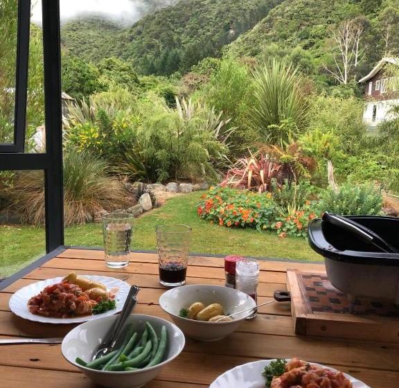 פנסיון The Red Shed, Anakiwa