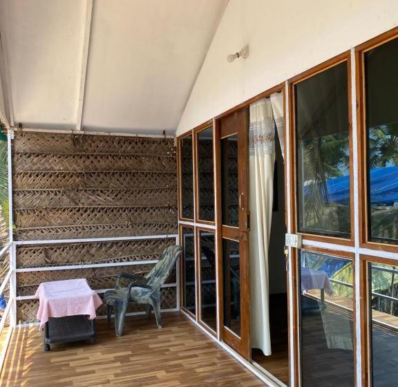 渡假胜地  Omkar Beach Bungalow