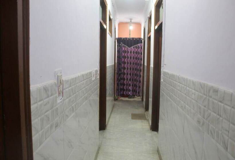 호스텔 Rajdhani Inn