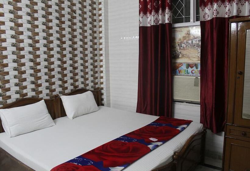 호스텔 Rajdhani Inn