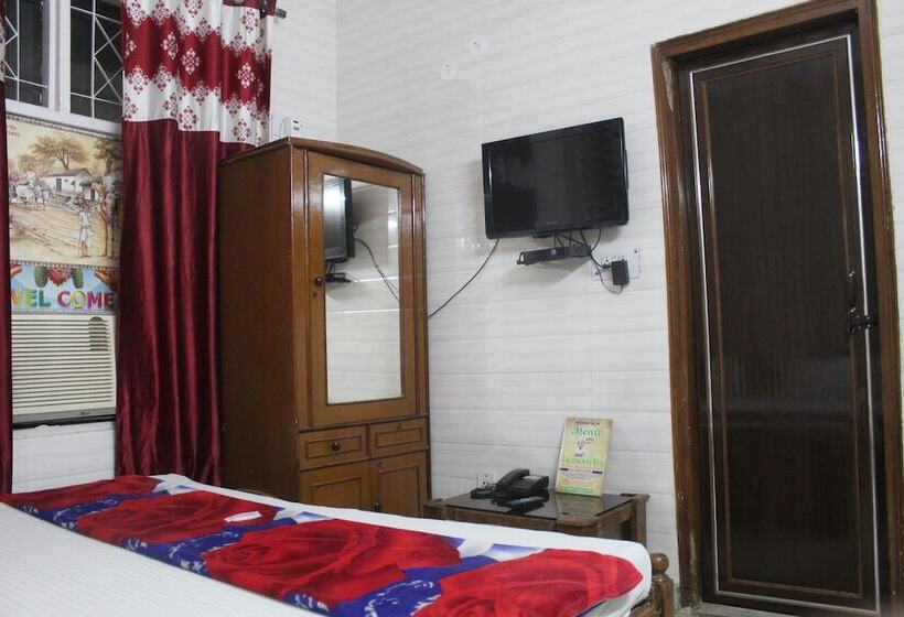 호스텔 Rajdhani Inn