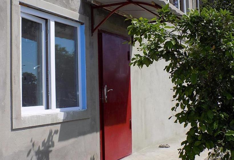 تختخواب و صبحانه Guest Houze Nona