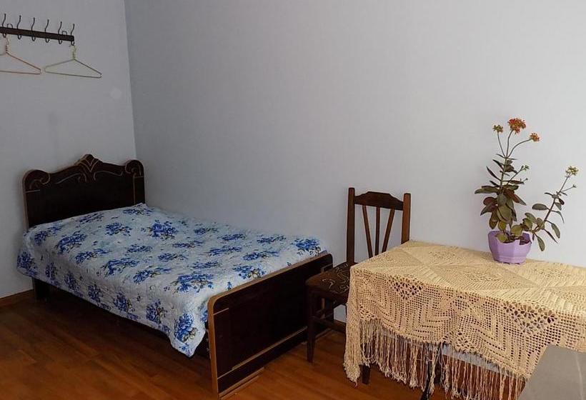 تختخواب و صبحانه Guest Houze Nona