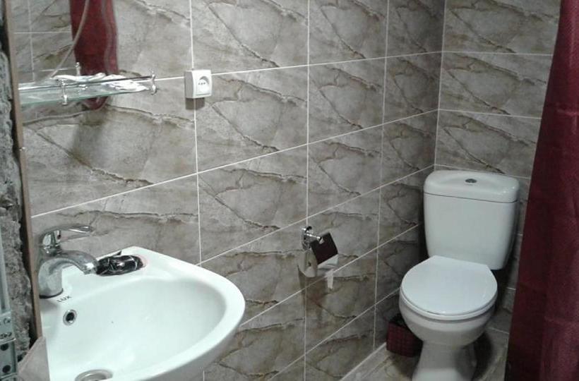 تختخواب و صبحانه Guest Houze Nona