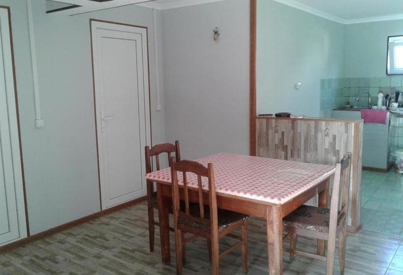 تختخواب و صبحانه Guest Houze Nona