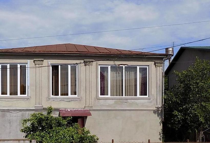 تختخواب و صبحانه Guest Houze Nona