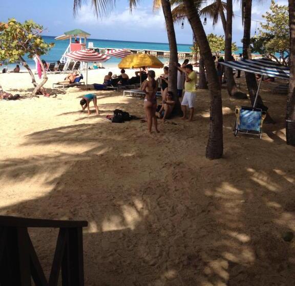 Montego Bay Club Delux Seaside Condo