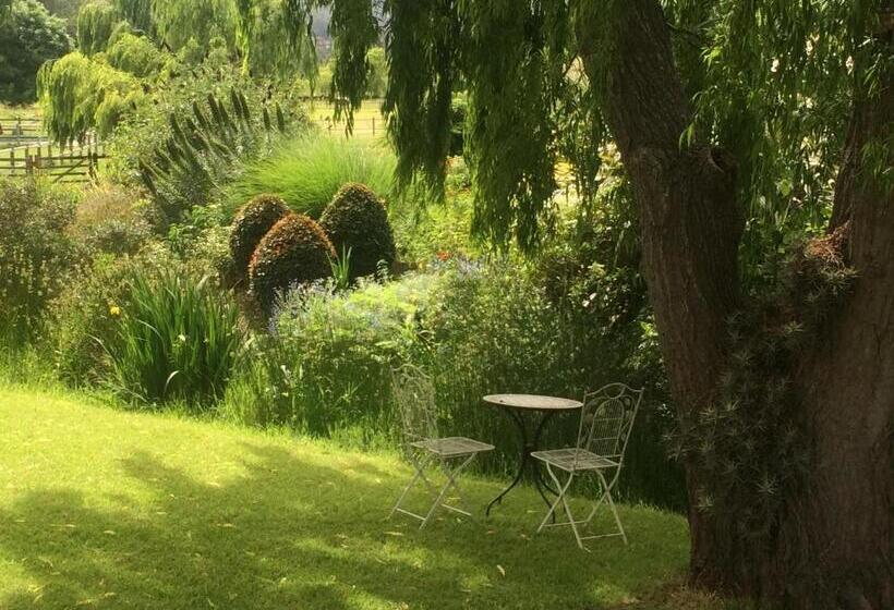 پانسیون Acara Guesthouse & Cottages