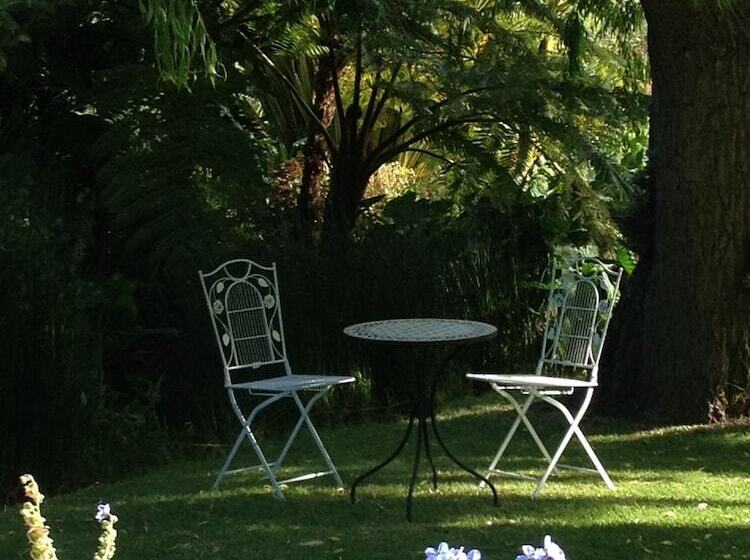 پانسیون Acara Guesthouse & Cottages