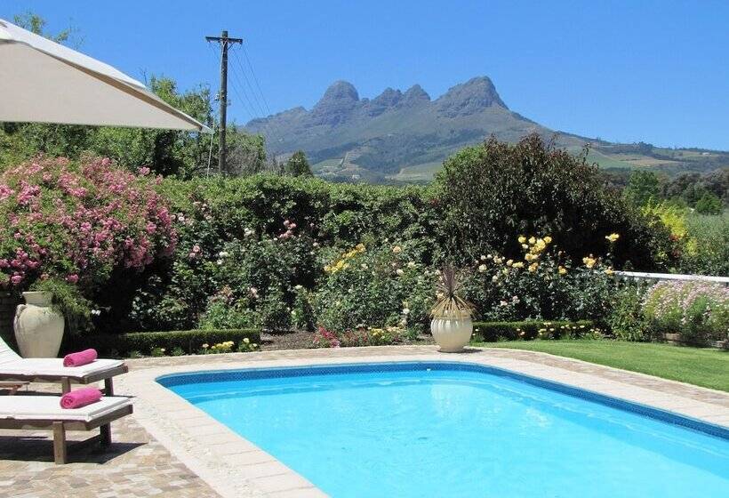 پانسیون Acara Guesthouse & Cottages