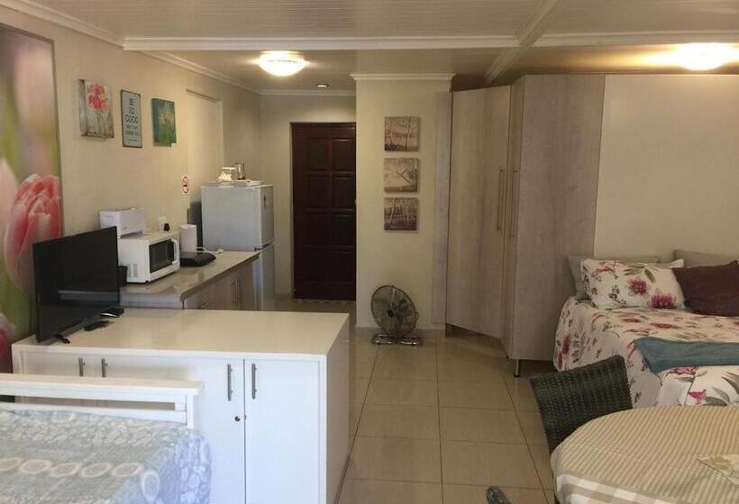 ペンション Arum Field Accommodation