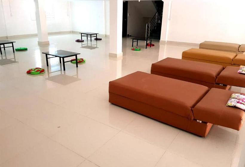 膳宿费 Lucky Hostel