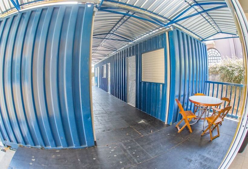 פנסיון Residencial Villa Container