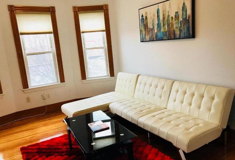 تختخواب و صبحانه Boston Lodge And Suites