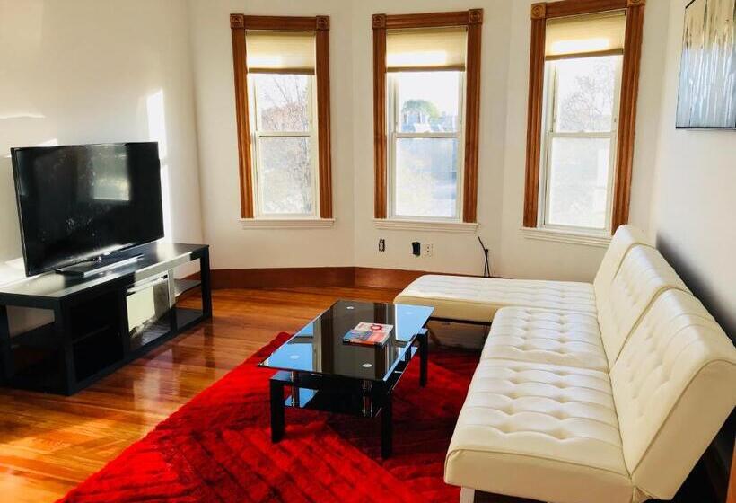 민박 Boston Lodge And Suites