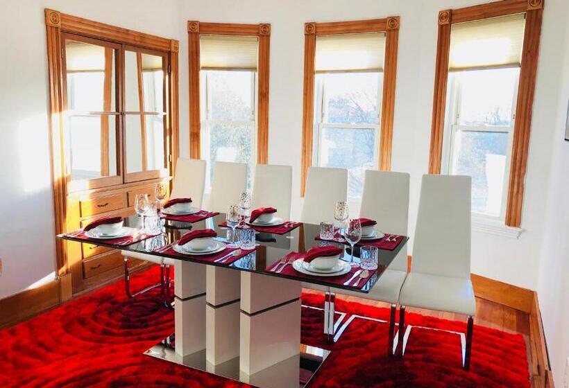 تختخواب و صبحانه Boston Lodge And Suites