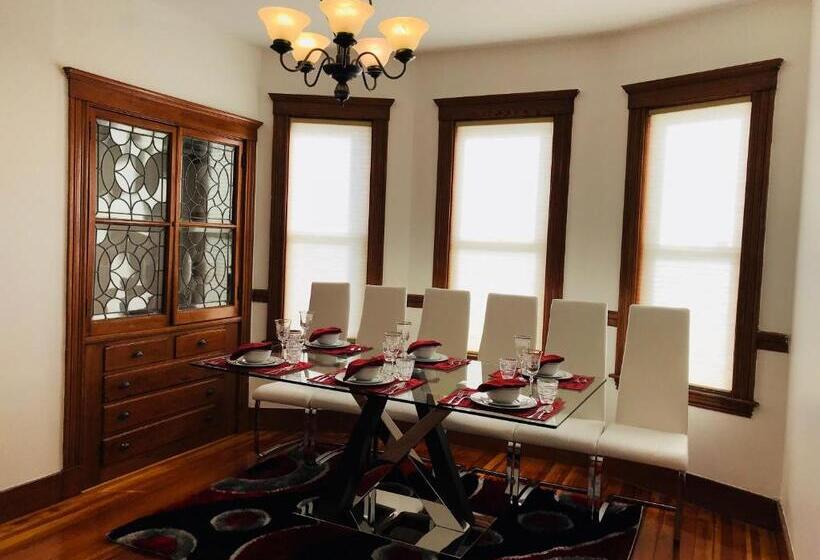 민박 Boston Lodge And Suites