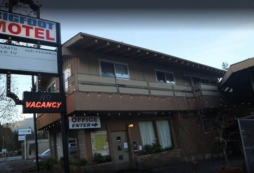 Bigfoot Motel