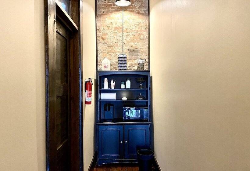 فندق Eighteenninety Sleepover