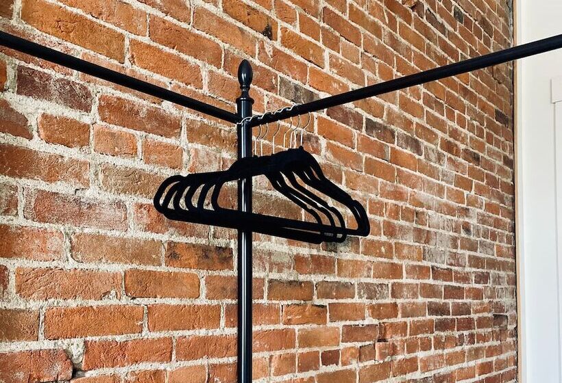 فندق Eighteenninety Sleepover