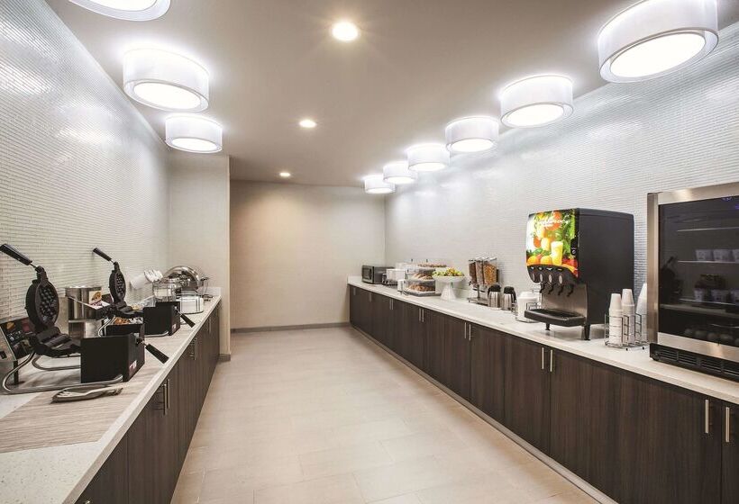 호텔 La Quinta By Wyndham Dallas Northeast Arboretum