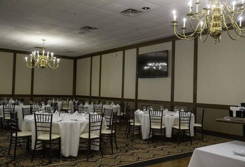 호텔 The Stables Inn & Suites