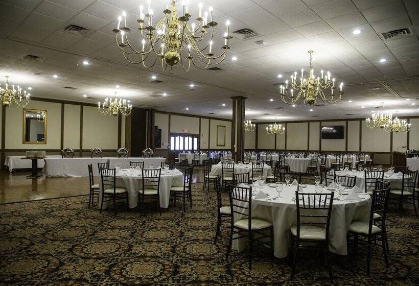 호텔 The Stables Inn & Suites
